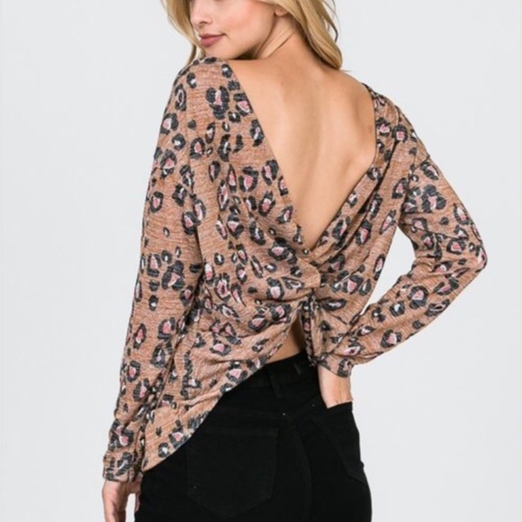 💕Last One💕ERYN Leopard twist back top - Picture 7 of 7